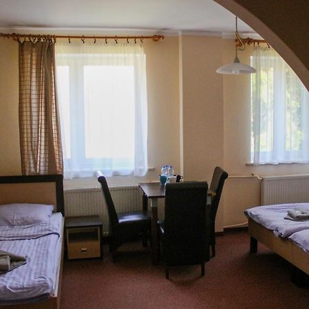 Pensjonat 4 Pory Roku Duszniki Zdroj Bagian luar foto