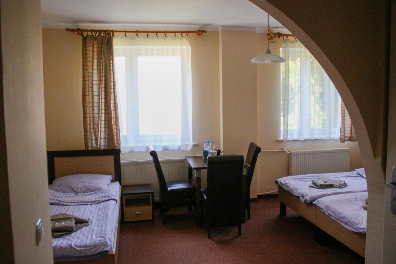 Pensjonat 4 Pory Roku Duszniki Zdroj Bagian luar foto