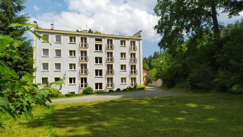 Pensjonat 4 Pory Roku Duszniki Zdroj Bagian luar foto